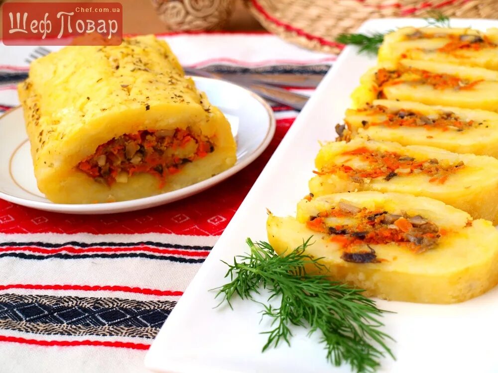 Рулет из картофеля. Картофельный рулет с фаршем. постный картофельный рулет. картофельный рулет с фаршем и яйцом. рулет картофельный с овощным фаршем.