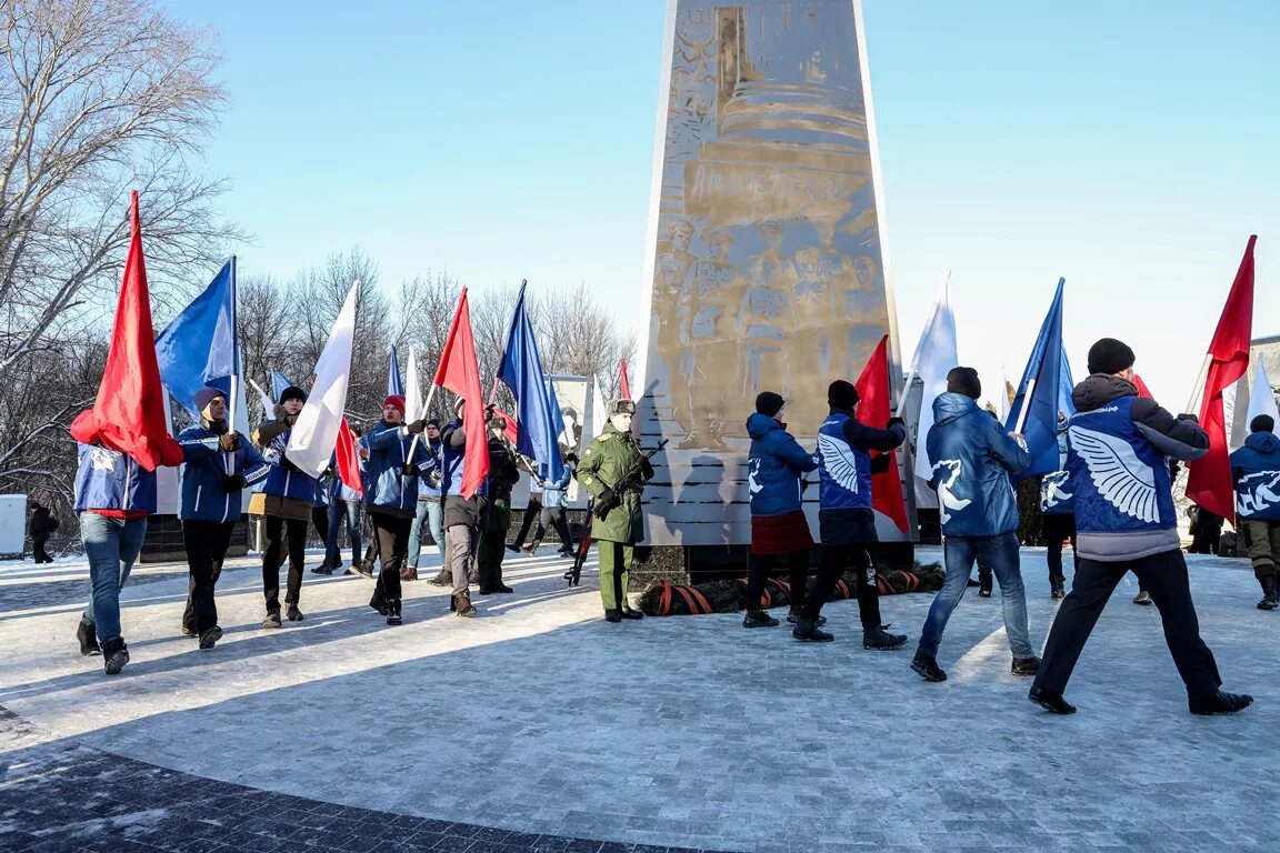 Открытие Стеллы Пенза город трудовой доблести. Пенза город трудовой доблести стела Пенза. Стела «город трудовой доблести» (парк 40-летия Победы) Пенза. Первый город трудовой доблести