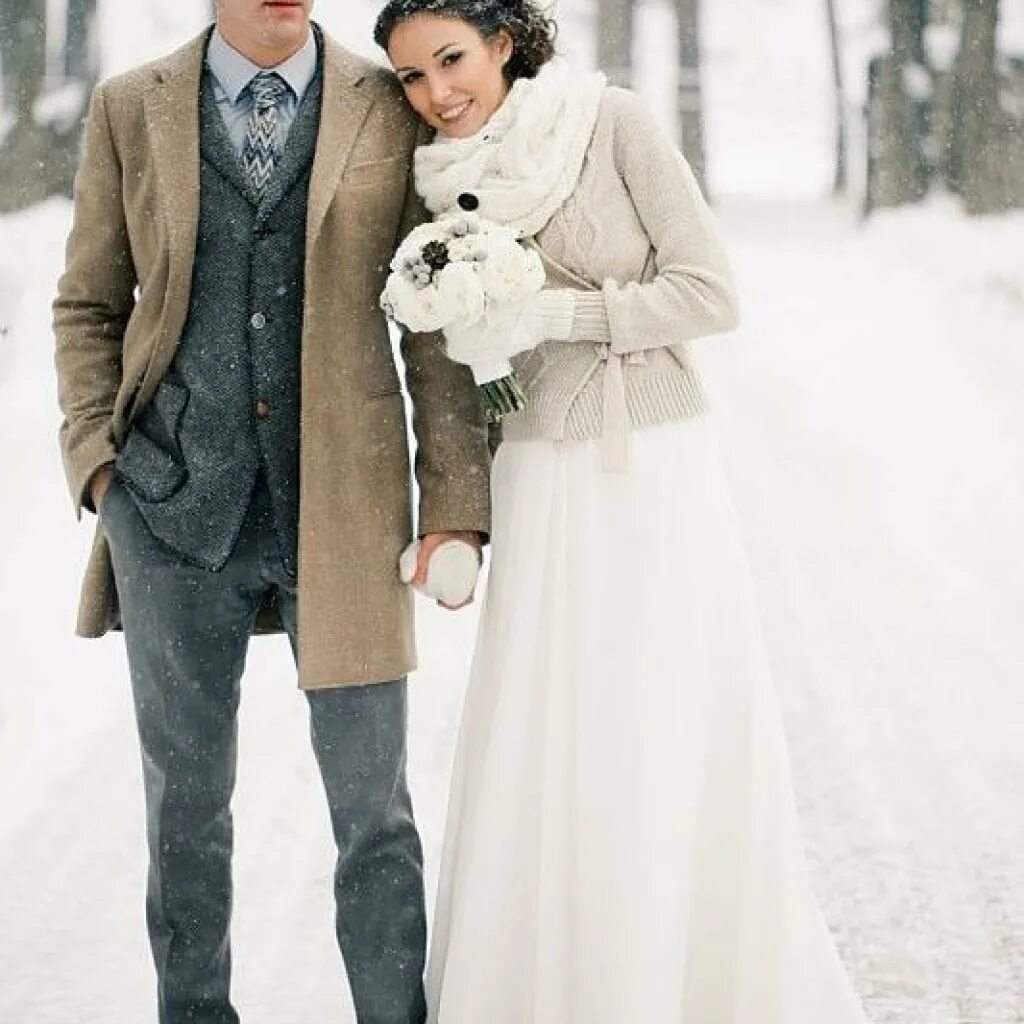 Зимний образ невесты. Образ невесты зимой. Платье на свадьбу для подружки зимой. Платье подружки невесты зимой. Зимний образ невесты.