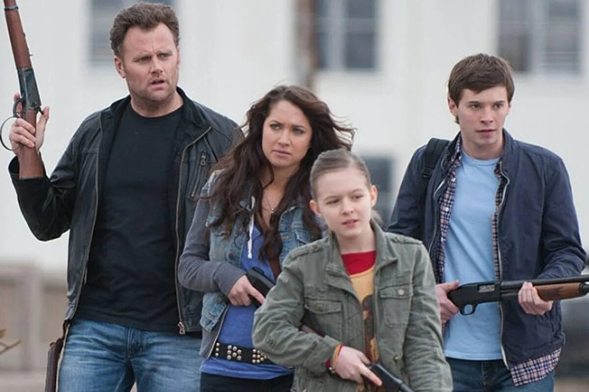 Зомбилэнд 2013. Зомбилэнд 2013. Зомбилэнд 2013. Зомбилэнд 2. Добро пожаловать в зомбилэнд сериал.