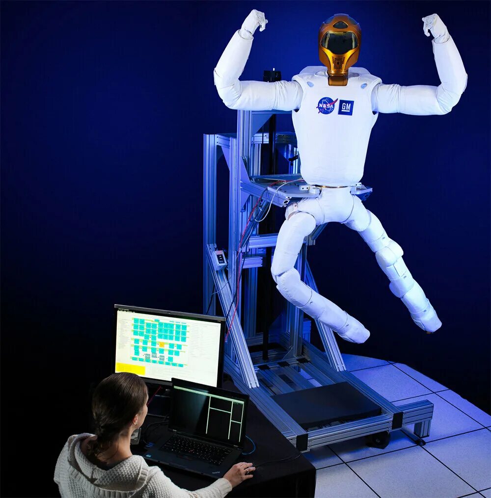 Робот улетай. Робот наса. робот robonaut r2. астронавт и робот. американский робот астронавт.