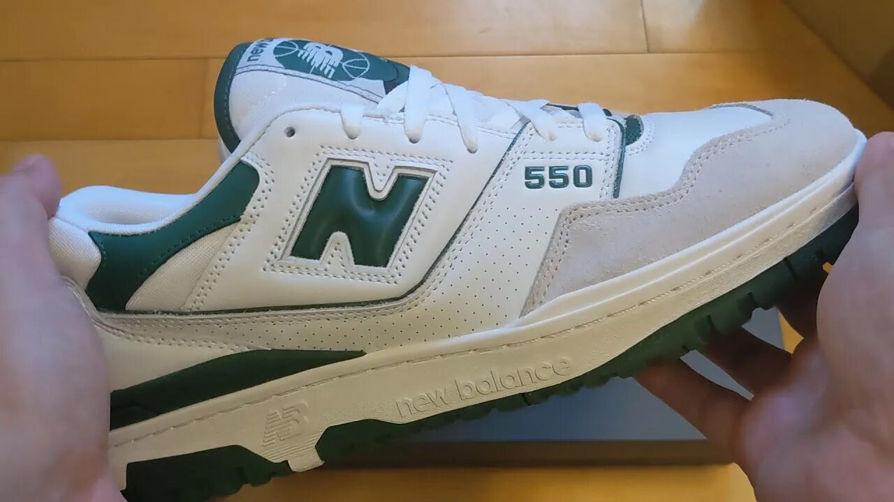 Aime new balance. New Balance NB 550. New Balance кроссовки 550. New Balance 550 Green. Нью беленс 550 зеленые.