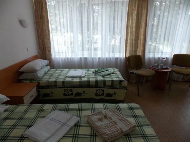 Феодосия по соц путевки. Крымское приморье 5 корпус. крымское приморье пансионат 2 корпус. крымское приморье феодосия. санаторий крымское приморье феодосия.