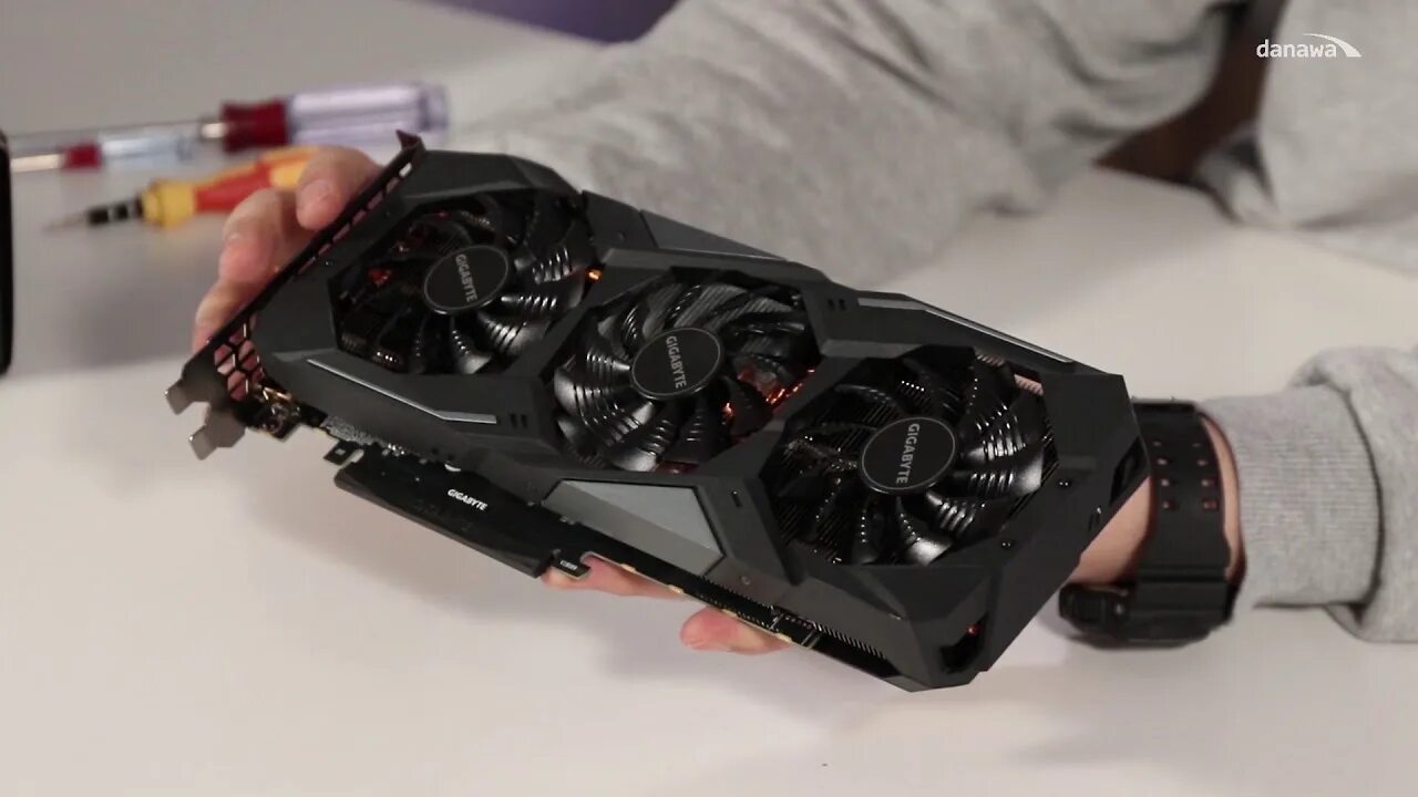 Кулер gtx 1660. Gigabyte 1660ti 6gb. GTX 1660 3 кулера Gigabyte. GTX 1660 ti 3 вентилятора. USB GTX 1660 ti.