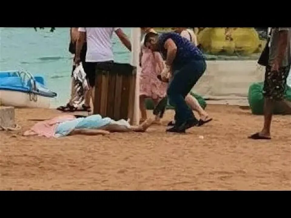 Погибал на пляже в окружении текст. Удары по туапсе. Пляжи ленобласти. Люди купаются на пляже. Я погибал на пляже в окружении текст.