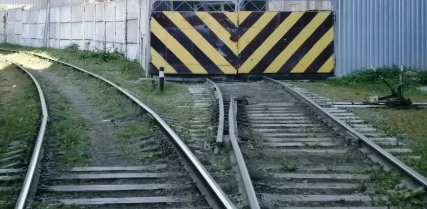 Подъездные пути жд. Предельный столбик ржд. Раздельные пункты на жд. Негабаритные места на путях необщего пользования. Скорости при маневрах.