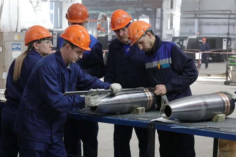 Сотрудников оборонных предприятий. Сотрудников оборонных предприятий