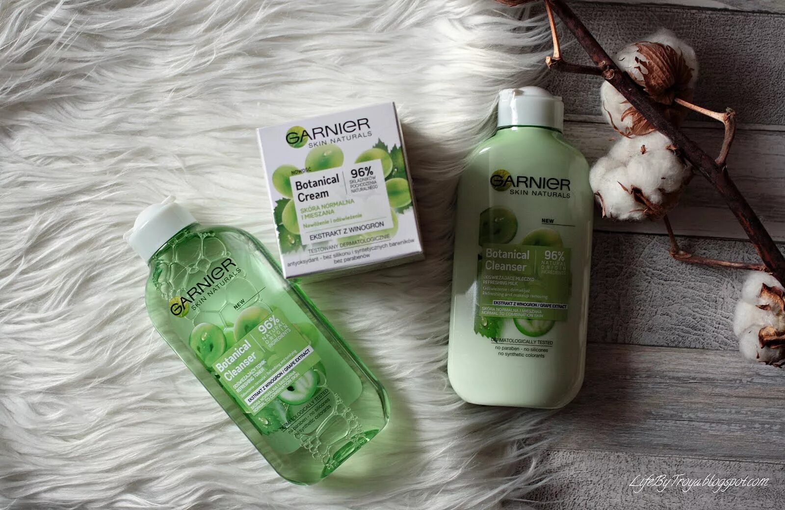 Garnier сайт. Уходовая косметика гарнер. линейка гарньер. продукты гарньер. garnier натуральная косметика.