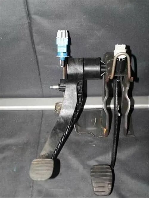 Педаль сцепления рено дастер 2. Педаль сцепления рено дастер 2. Педаль сцепления renault duster. Педаль сцепления renault duster 2016. Педаль сцепления рено дастер.