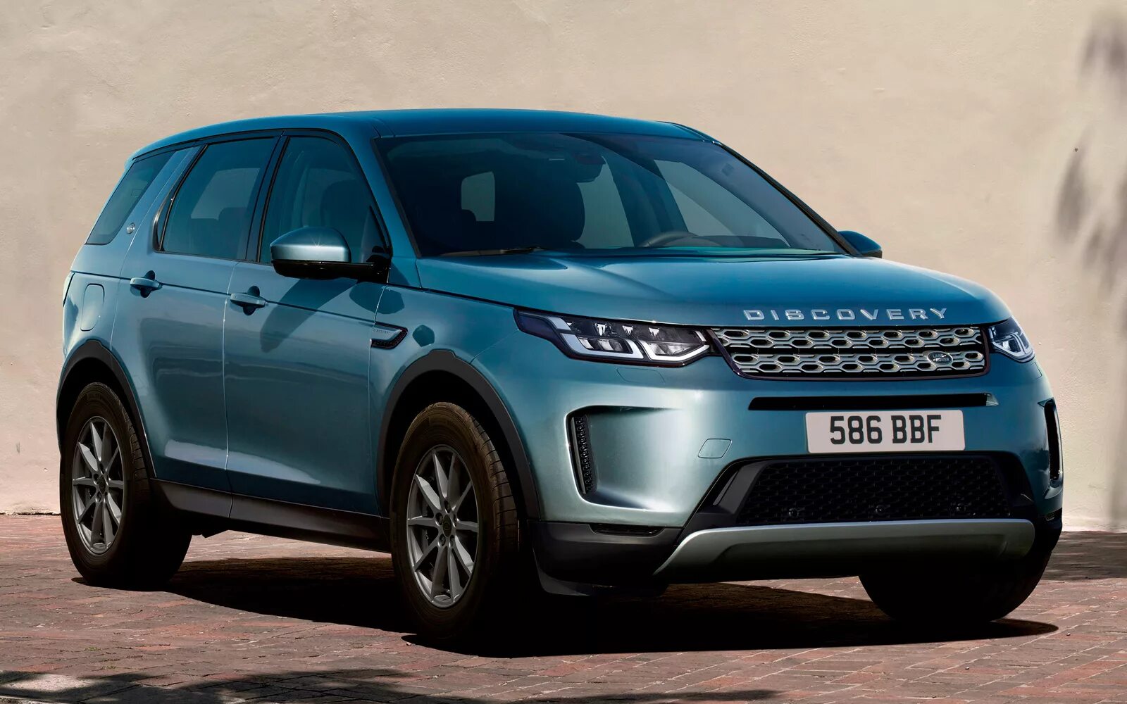 Дискавери ровер новый. Land Rover Discovery Sport 2020. Land Rover Discovery Sport 2019. Range Rover Discovery Sport 2021. Рендж Ровер Дискавери 2022.