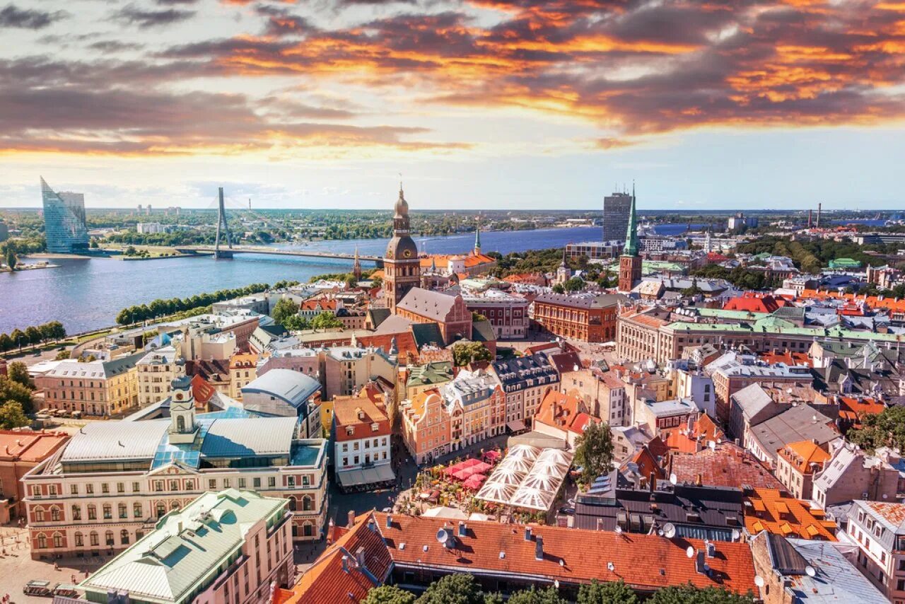 Рига это латвия. Город Рига Латвия. Литва Рига. Литва столица Рига. Рига старый город.