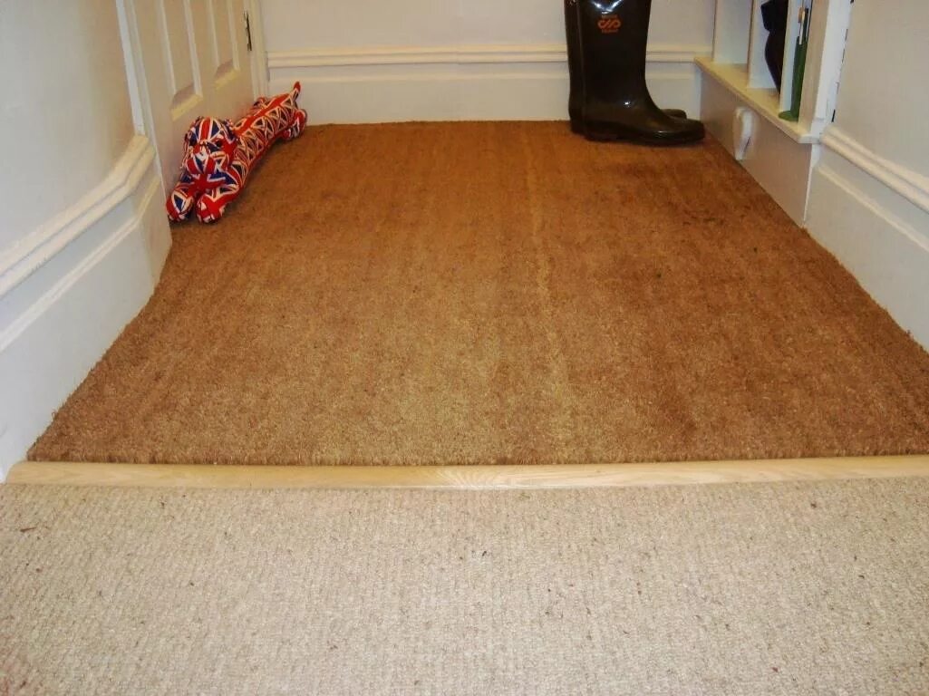 Ковролин и линолеум на кухне. Двп на пол. Настил ковролина. Полы из древесноволокнистых плит. Ковролин в комнате.