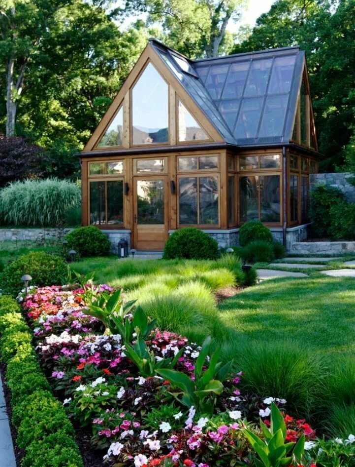 Лучшие дома с садами. Гарден Хаус. Красивая дача. Красивый домик с садом. Красивые дачные домики.
