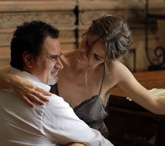 лиза боярская в клипе меладзе. лиза боярская меладзе. небеса меладзе клип. меладзе и боярская небеса. меладзе и боярская небеса.