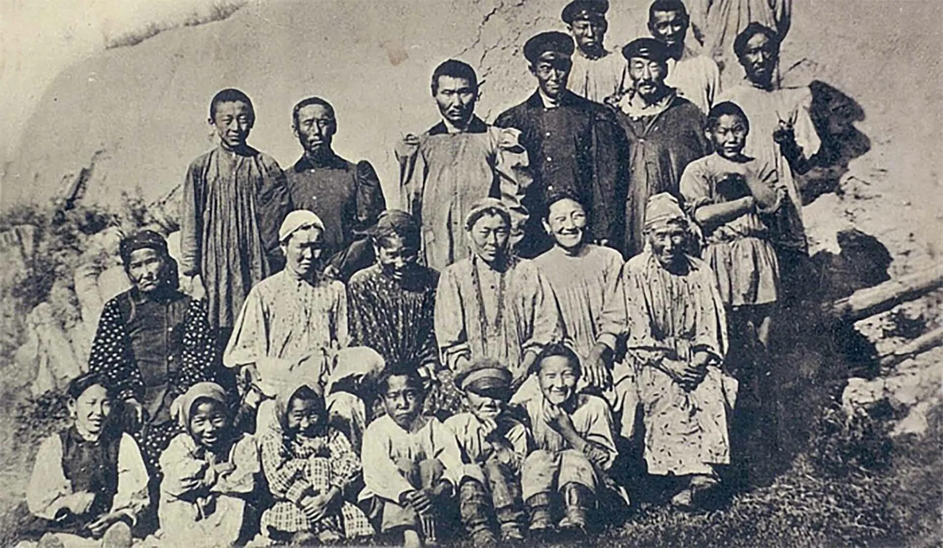 Якутия в начале 20 века. Древние якуты. Якуты 19 - 20 век семья. Якутская семья в древности.