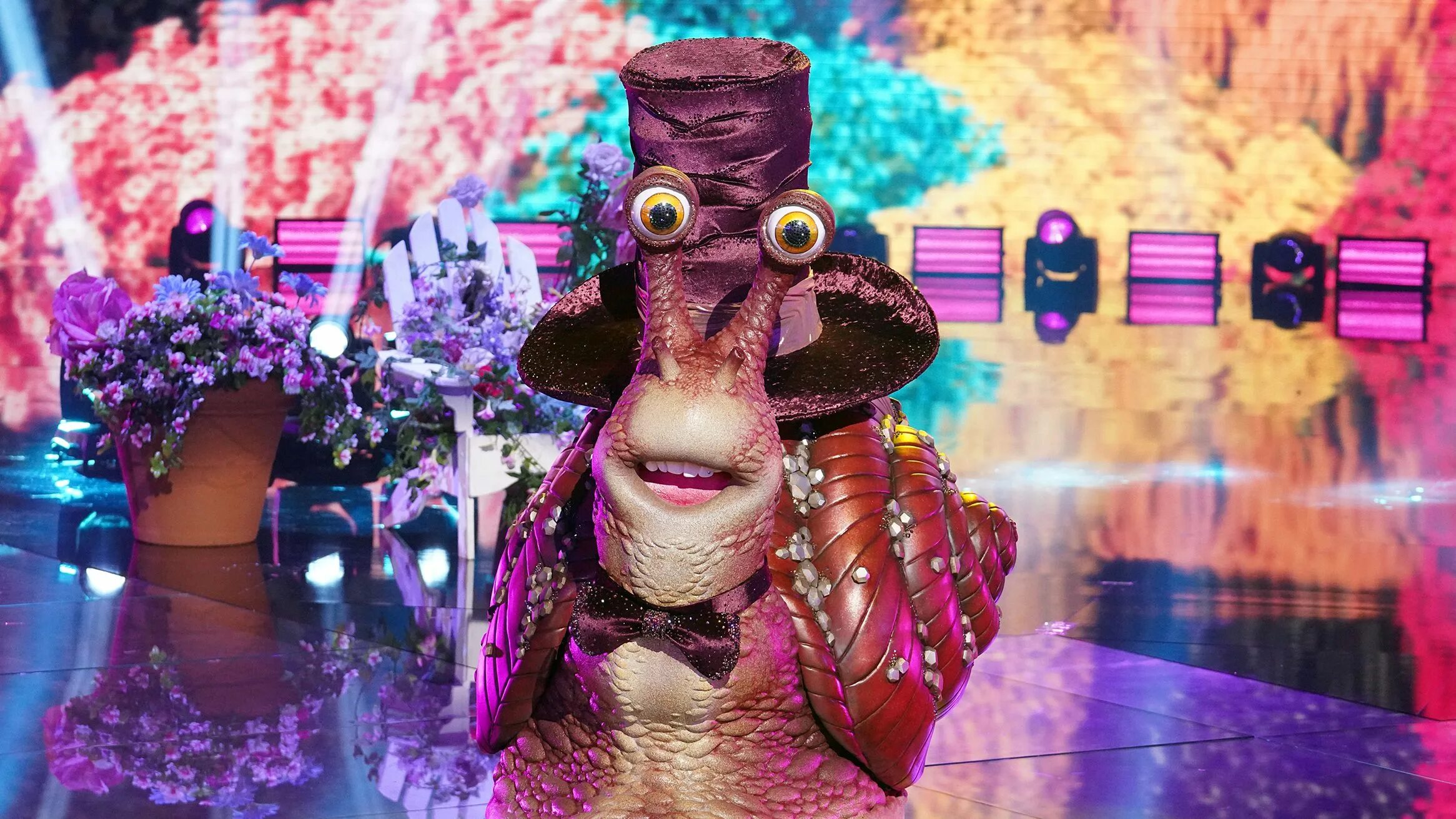 Какие маски есть в шоу маска 5. Шоу &quot;the masked singer&quot; -2025. шоу маска. шоу маска улитка.