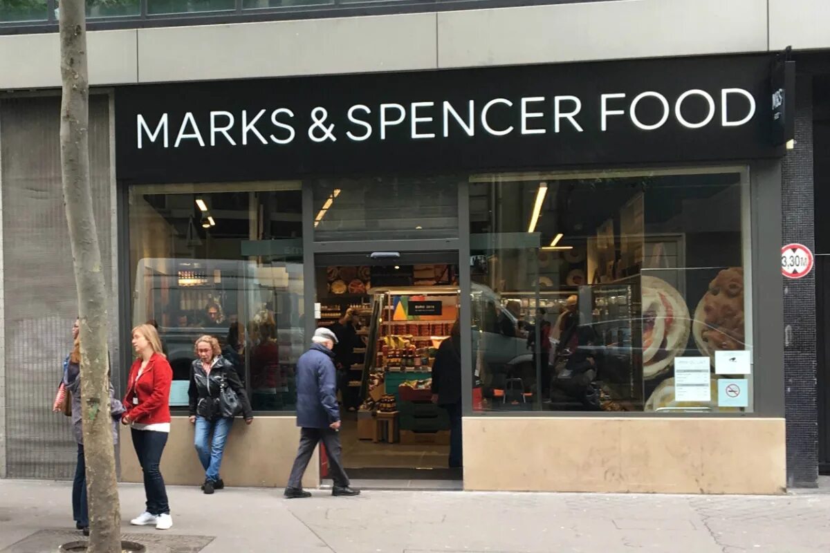 Магазин маркс энд спенсер. Макс энд спенсер магазин. marks and spencer магазины в москве. пакет маркс энд спенсер. marks&amp;spencer food.