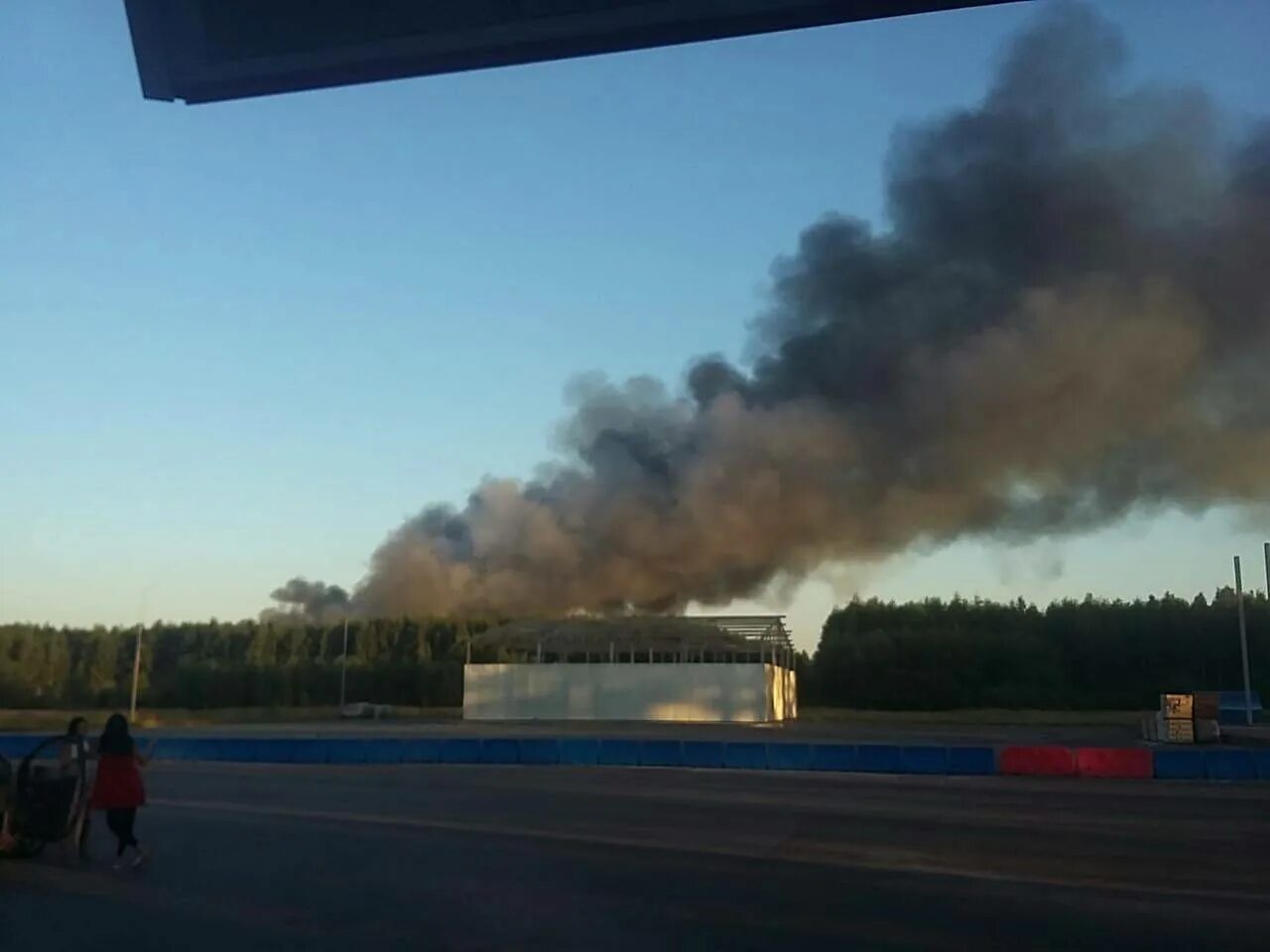 Задымление на спортивной. Смог во владимире. Лесные пожары. Черная вата в испарителе. Запах гари в тбилиси.