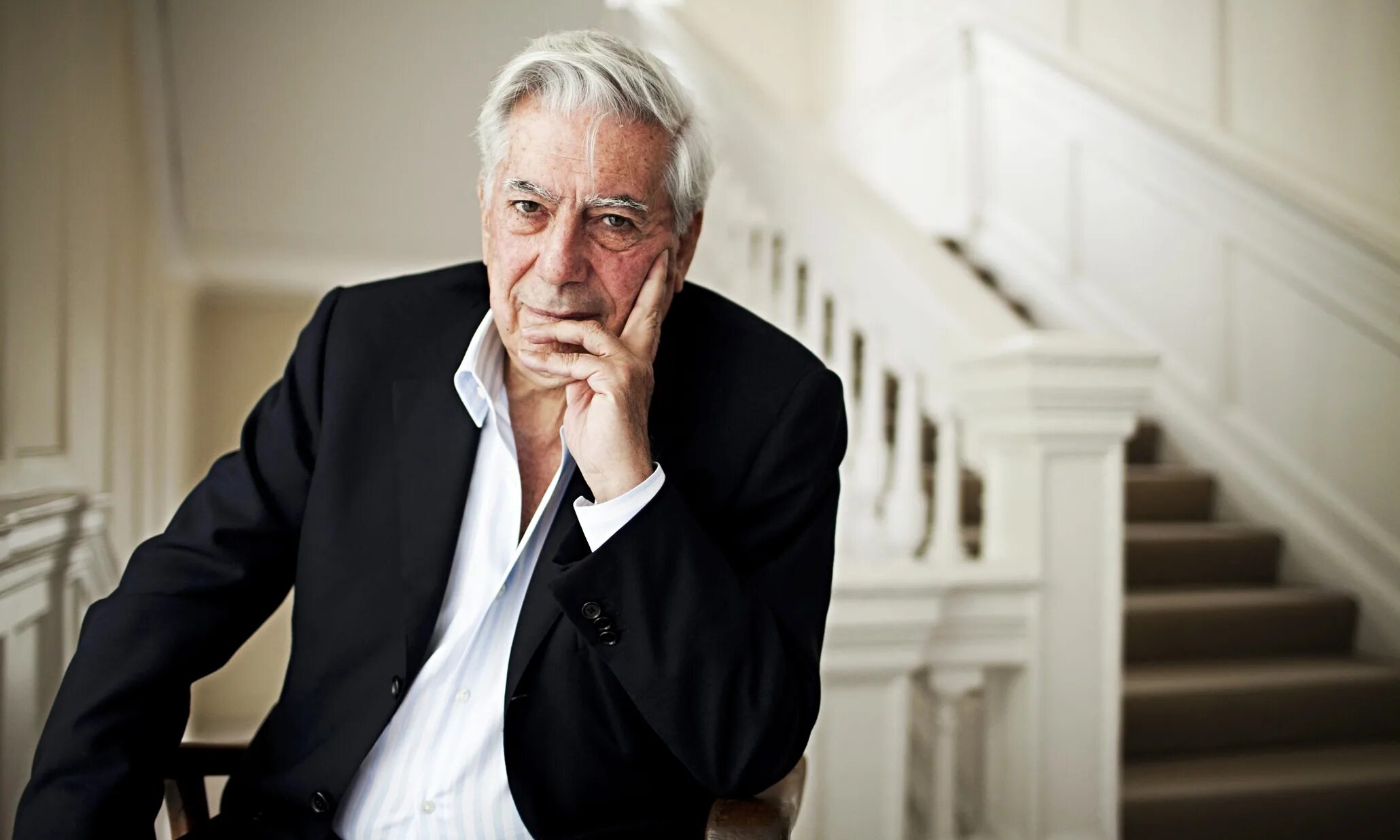 Известный писатель публицист. Варгас Льоса. Mario Vargas Llosa. Писатель Марио Варгас -. Марио Варгас Льоса в молодости.