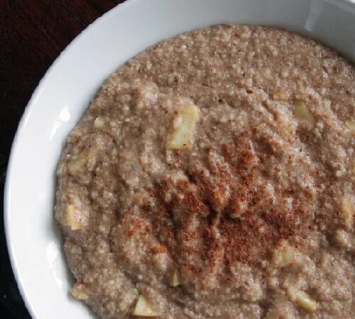 каша из отрубей. крупа из отрубей. овсяная каша с тушенкой. каша из отрубей. цельнозерновая овсянка.