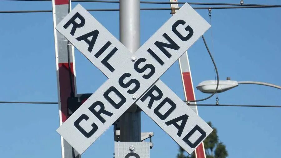 Rail crossing. Rail crossing. Железный дорожный переезд. Railroad crossing. Жд переезд латвия.
