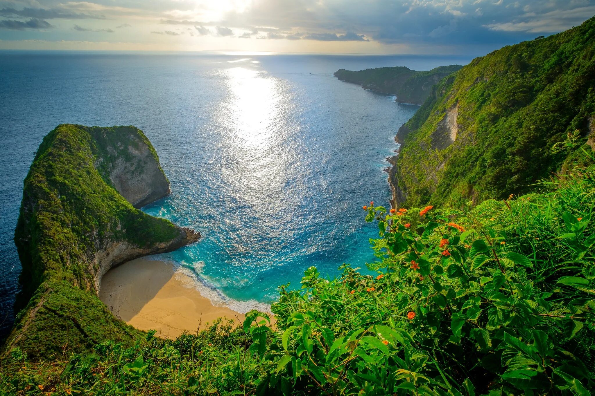 Нуса пенида пляжи. Остров нуса пенида бали фото. Kelingking бали. Nusa penida бали. Пляж нуса пенида бали.