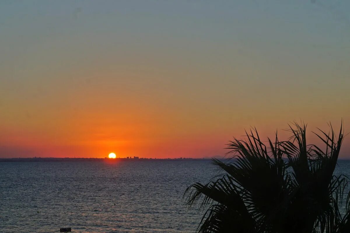 Закат на Средиземном море. Тунис закат. Тунис море закат. Tunisia Sunset.