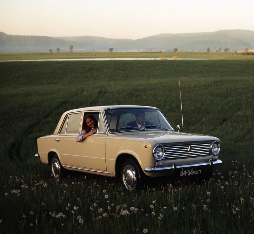 Первый автомобиль ваза. Копейка ВАЗ 2101. Копейка ВАЗ 2101 Жигули. ВАЗ 2101 1970.