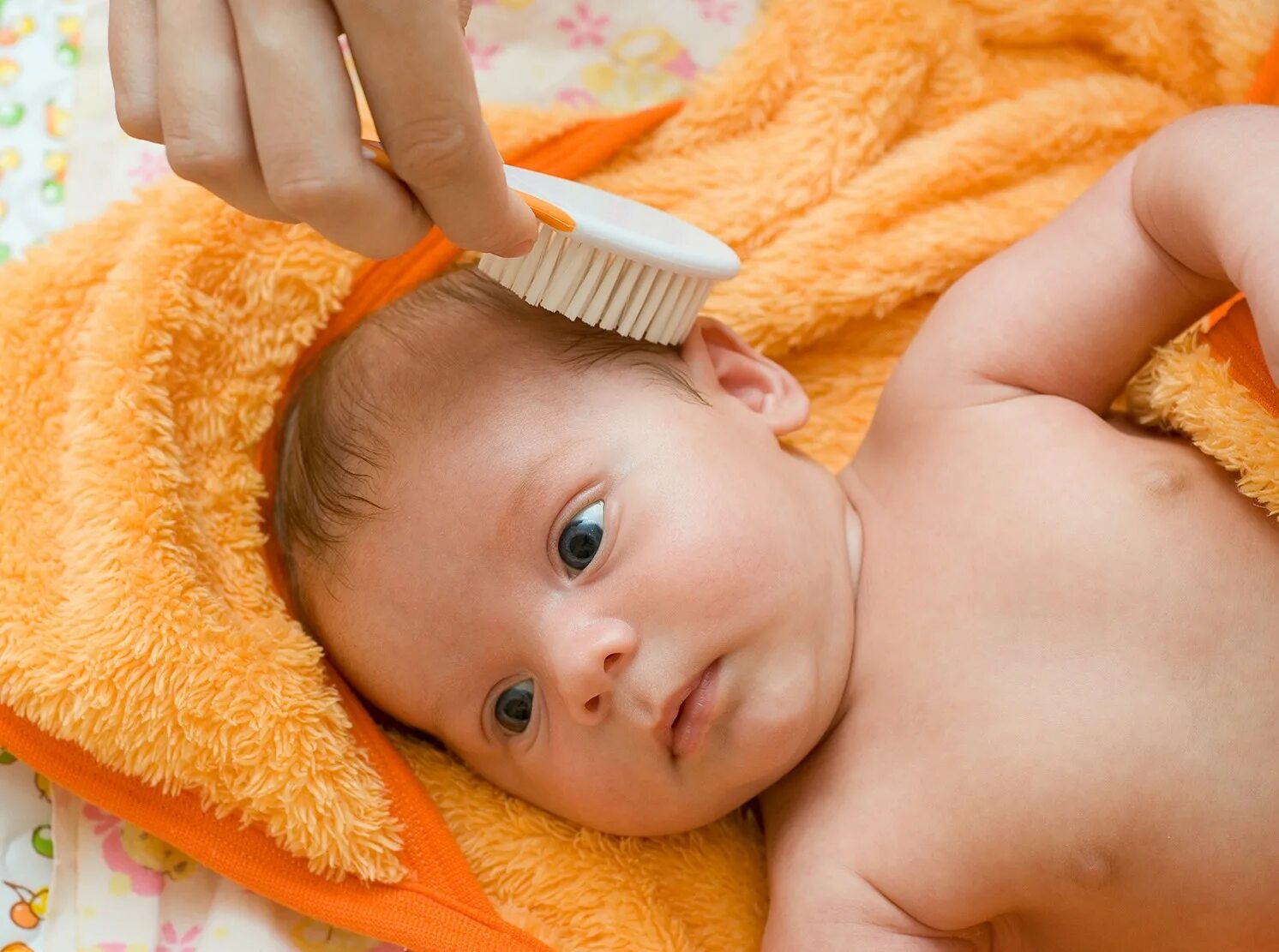 Бэйби Хэйр. Волосы у новорожденных на голове. Новорожденный ребенок с волосами.