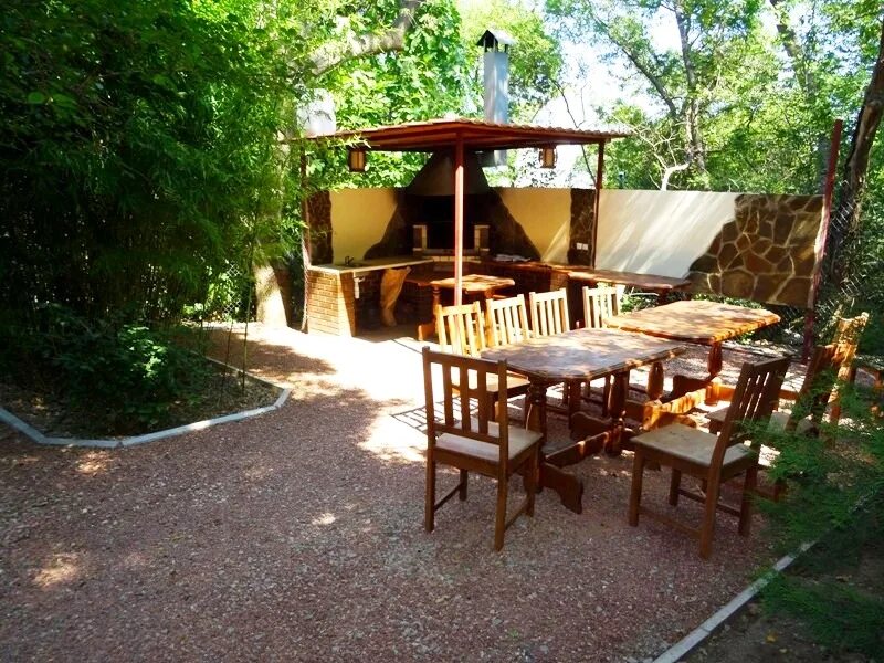 Отель муссон ялта официальный сайт. Муссон-ялта гостиничный комплекс. Пансионат муссон ялта. Г. Муссон ул щербака 8а ялта.