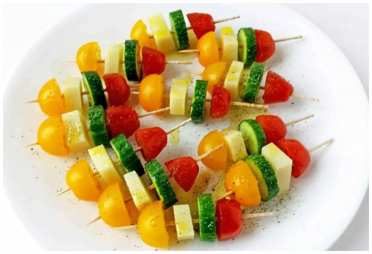 шпажки "фрукты". закуски на палочках. овощи на шпажках. канапешки ассорти. фрукты на шпажках для фуршета.