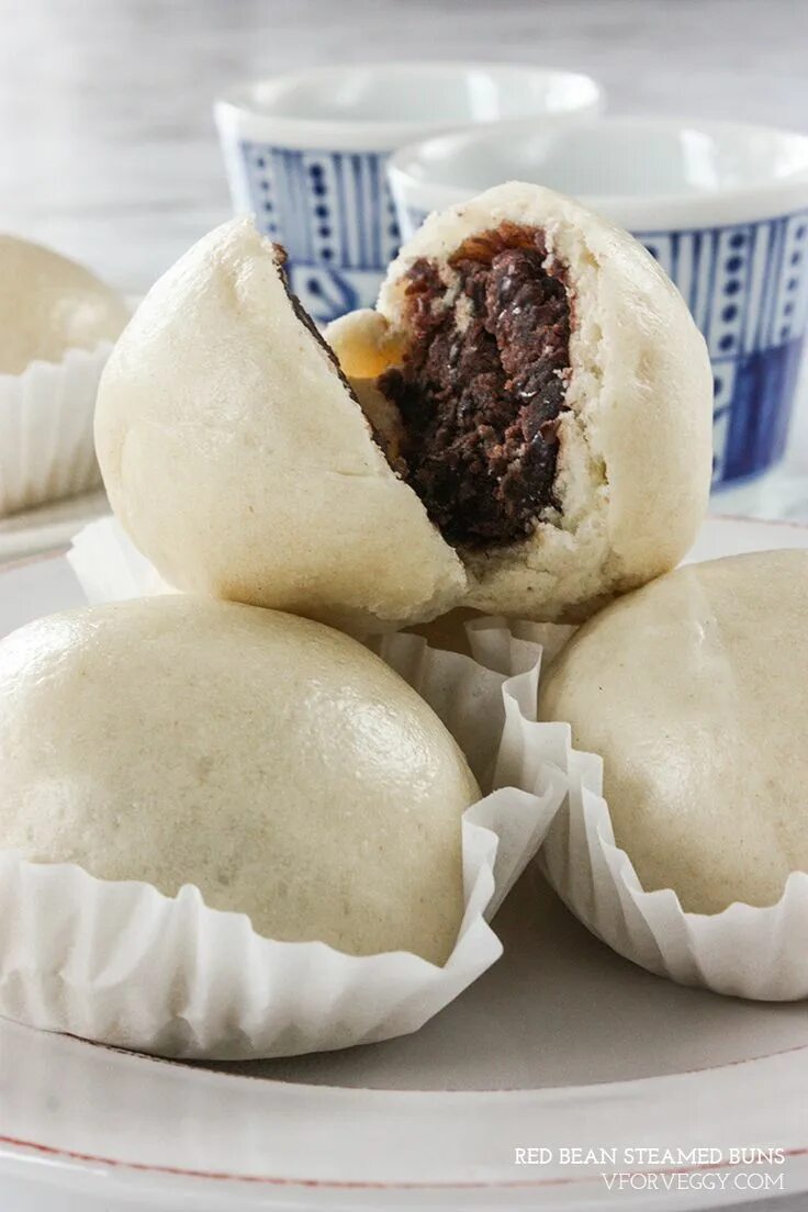Маньтоу китайские паровые. Корейские паровые булочки маньтоу. Булочка на китайском. Паровые булочки маньтоу. Корейские булочки маньтоу.