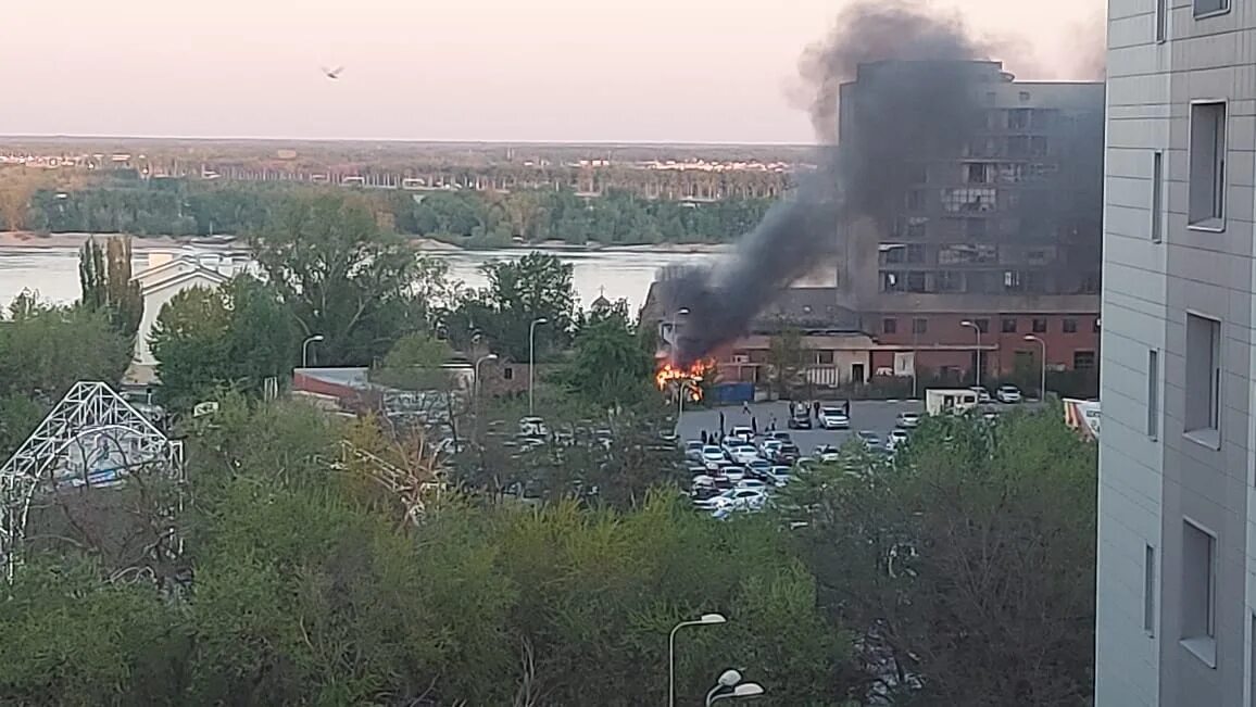 Пожар в советском районе на улице. Пожар в красноармейском районе волгограда. Пожар в урюпинске. Пожар на зюзинской 6. Пожар в волгограде в советском районе.