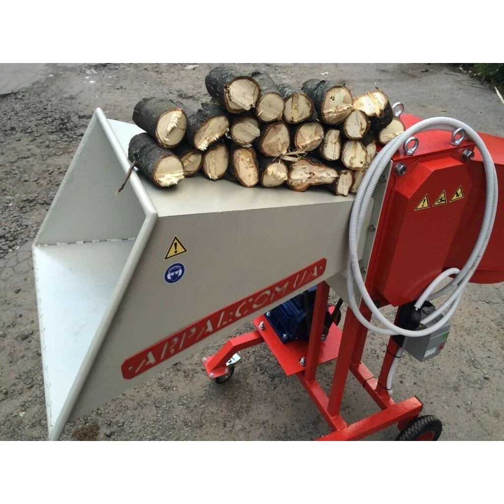 Измельчитель веток и травы тrs 2. Дробилка сучков веток. Измельчитель садовый stiga bio silent 2500 290001252/14. Измельчитель веток экомтех. Шредер для веток бензиновый.