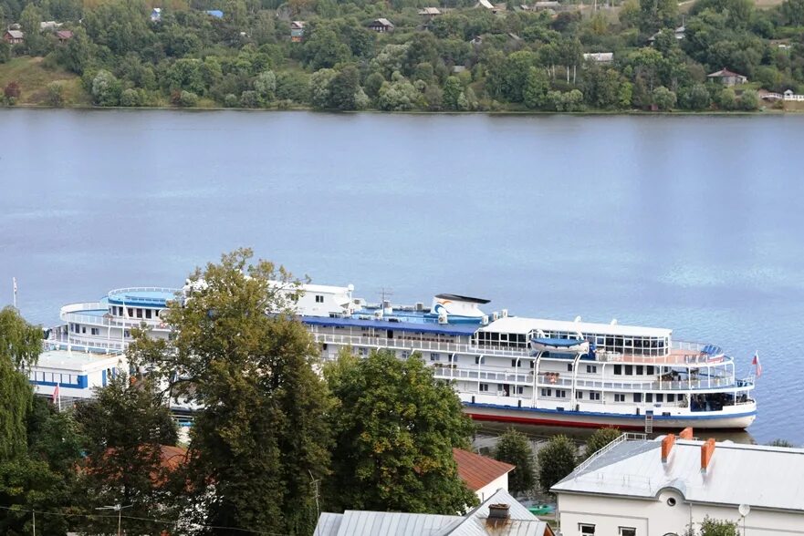 Круиз по Волге Плес. Варваринская Церковь (плёс). Бенуа корабль ВОЛГАПЛЕС. Спасательная станция Плес Ивановской.