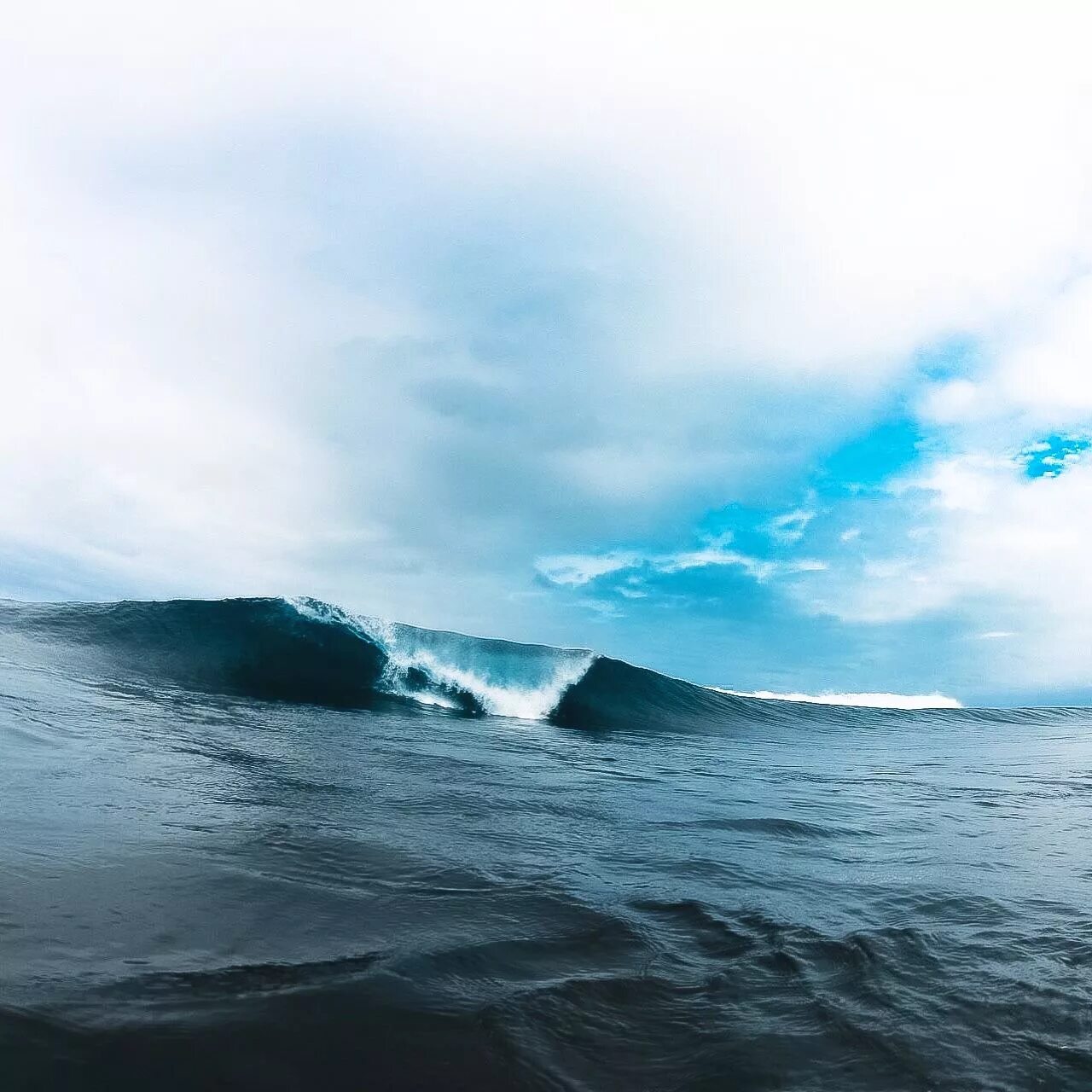 Wild wave. Глубокий океан. wilderness of waves. бали tumblr.