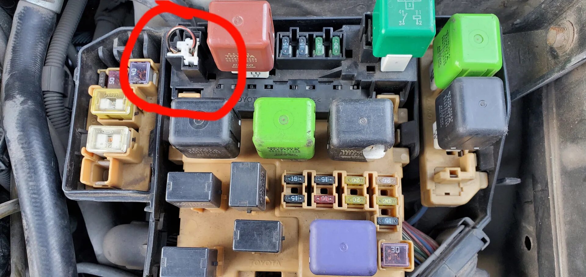 Схема блока предохранителей ауди 100 с3. Блок предохранителей daewoo nexia n150. Реле 100 за что отвечает. Реле свечей накала audi 80. Распиновка предохранителей тойота королла 120.