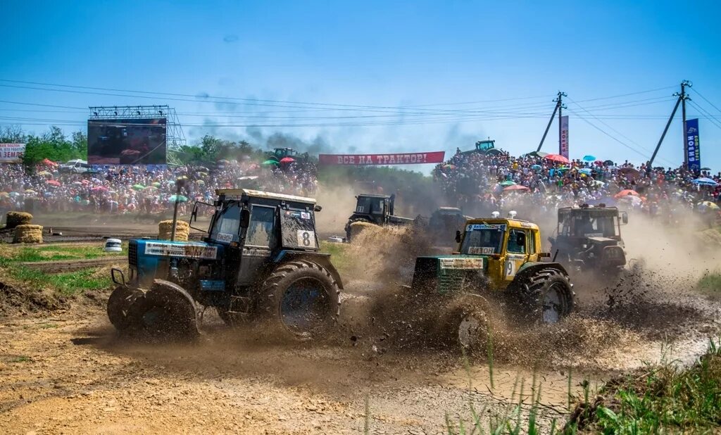 бизон трактор шоу. гонки на тракторах бизон трек шоу. трактор бизон 2020. соревнования бизон на тракторах. мтз бизон трек шоу.