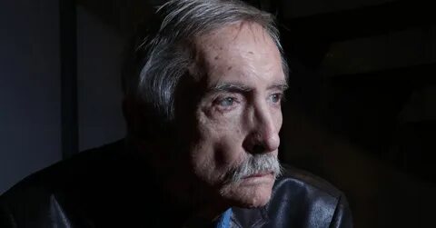 Режиссер драматург