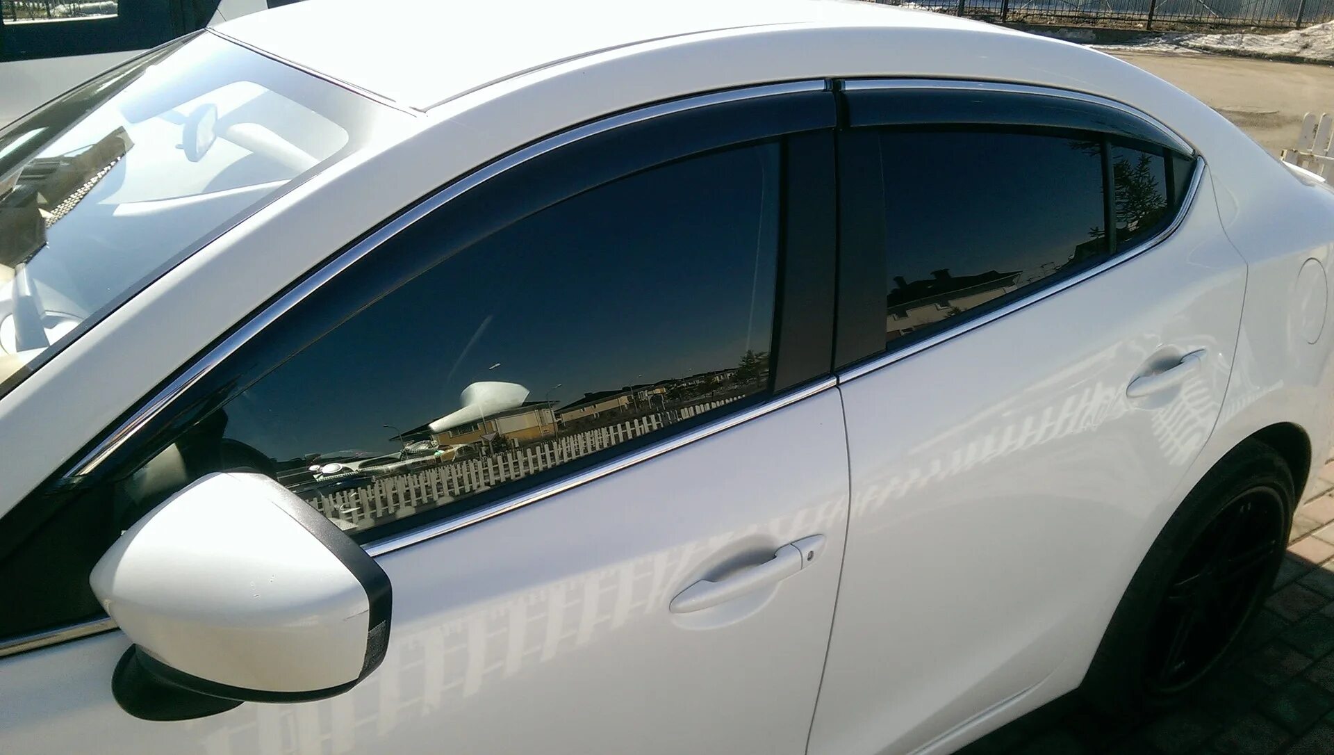 Седан дефлектор капота vital technologies. Дефлекторы окон мазда 3 bl. Mazda 3 bk хэтчбек дефлекторы окон. Дефлекторы окон мазда 3 bk седан. Дефлектор mazda.