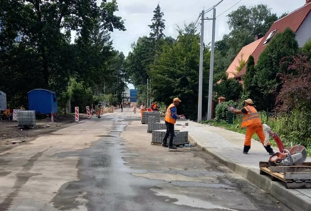 1 июля калининград. Ремонт дорог. Тротуар. Дорожник. Дорога Калининградской области.