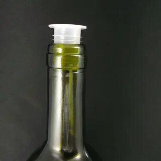 Бутылка с шариком в горлышке