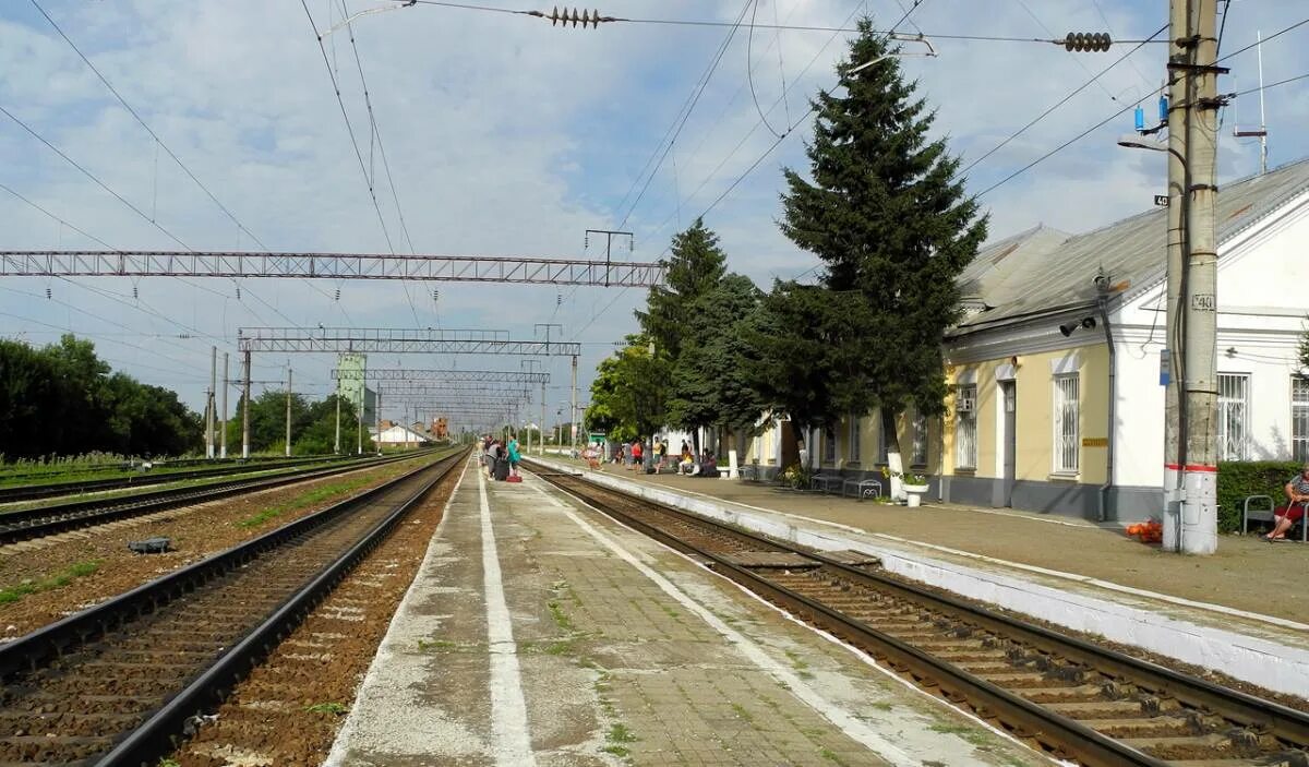 Станция нея костромская область. Станция новопокровской. Кореновск краснодарский край жд вокзал. Жд станция бурсак. Новопокровская,.