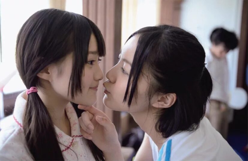 Akb48 поцелуй. Дорама ske48 Kataomoi finally. Кореан Yuri. Две японские девушки. Japanese girl lesbian