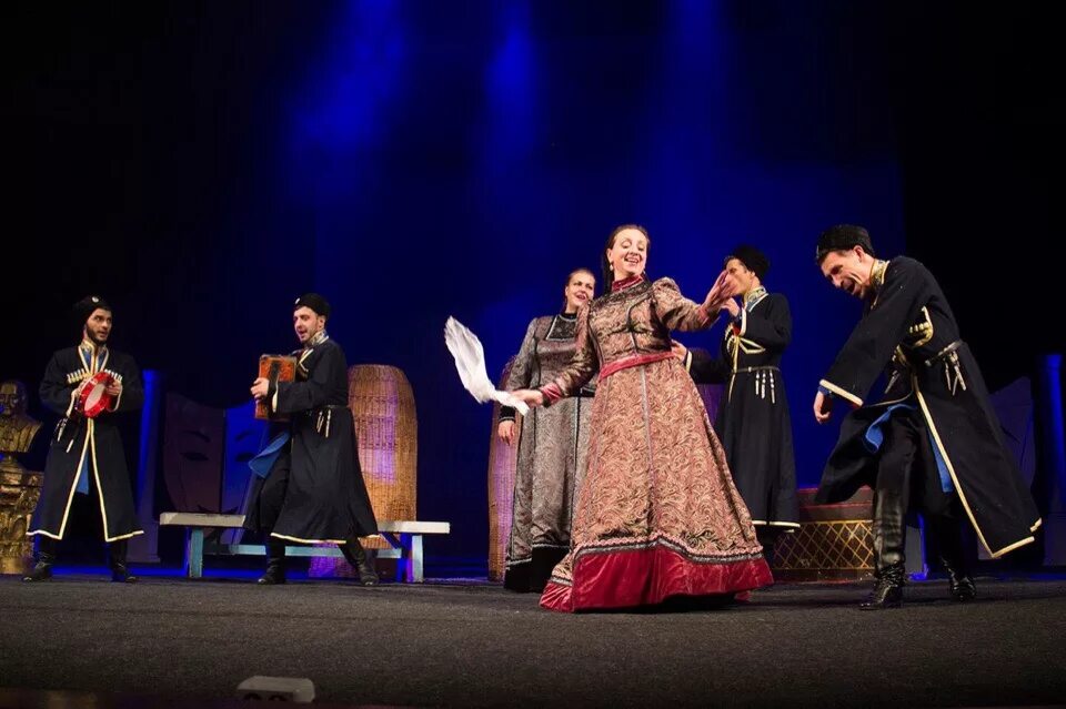 Театр гармония. Ирина баранникова ставрополь театр драмы. Гармония театр. Театр гармония. Фото гармония театр слова.