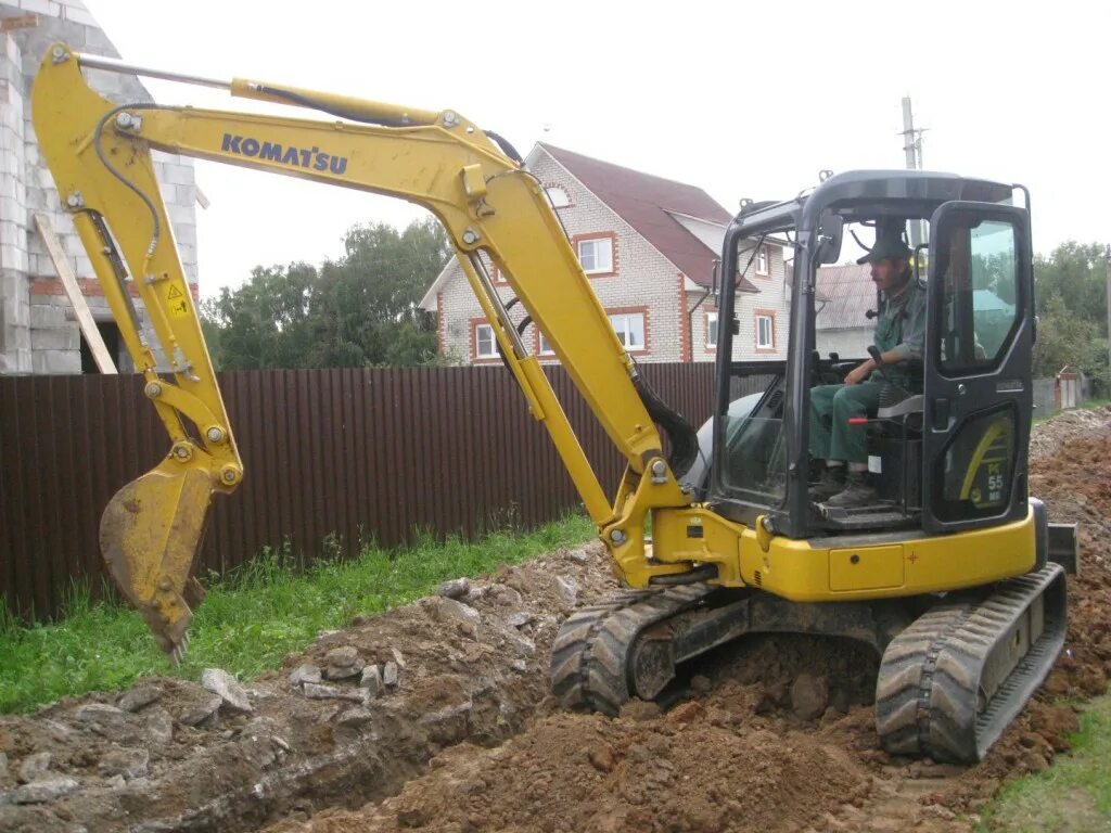 Экскаватор бу ру. Komatsu pc55mr экскаватор. Мини экскаватор Komatsu pc50. Мини экскаватор Komatsu pc55mr 3. Мини экскаватор Komatsu pc55mr-3 гидромолот.