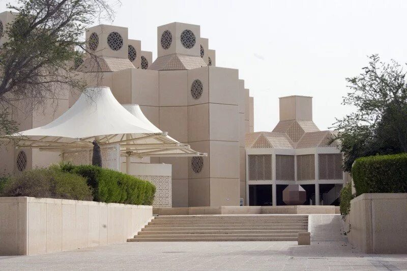 Катарский университет арабского языка. Qatar university. Катарский университет город доха. Катар доха университет территория. Катар университет арабского.