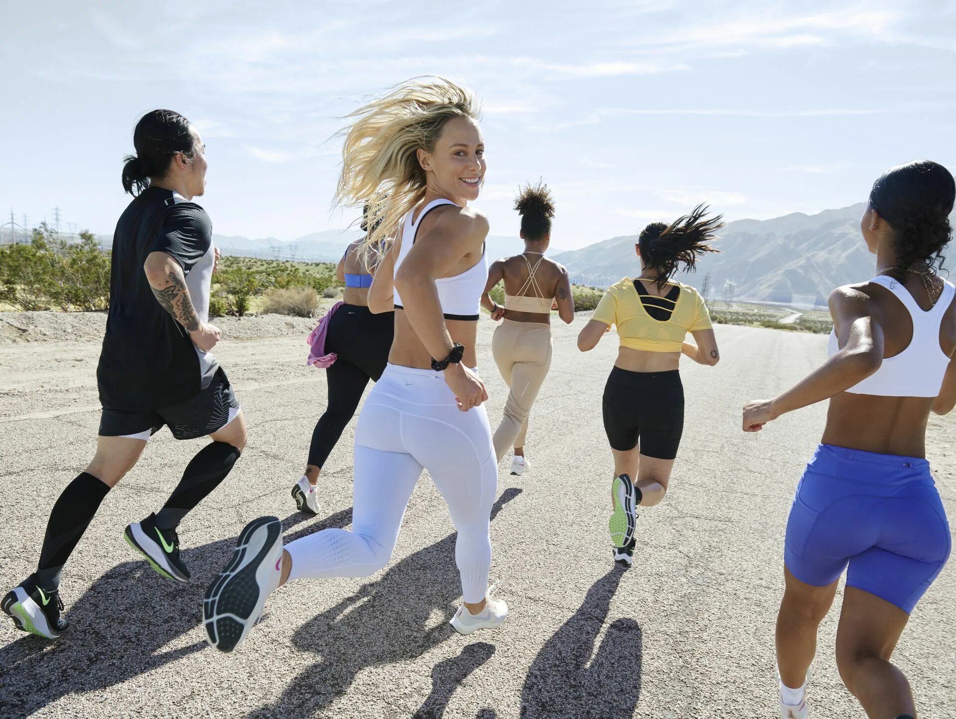 Run the content. Найк бег. Nike Running 2020. Nike Running since 1972. Nike Run Club.
