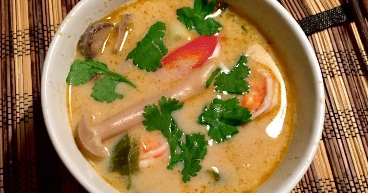 Тайский кокосовый суп. Тайский кокосовый суп. Тайский суп том кха. Тайский кокосовый суп. Тайский кокосовый суп.