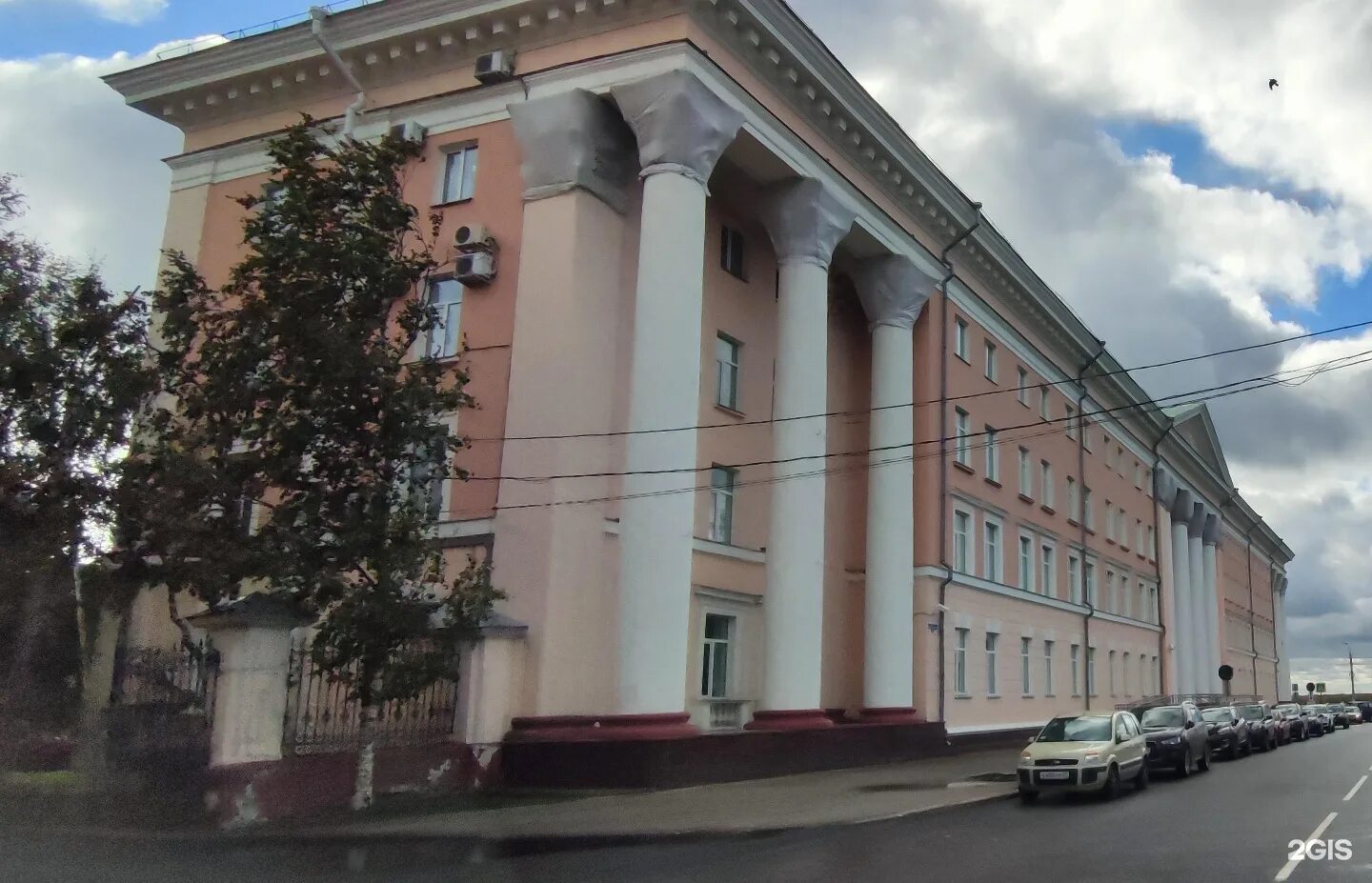 Здание казначейства Архангельск.